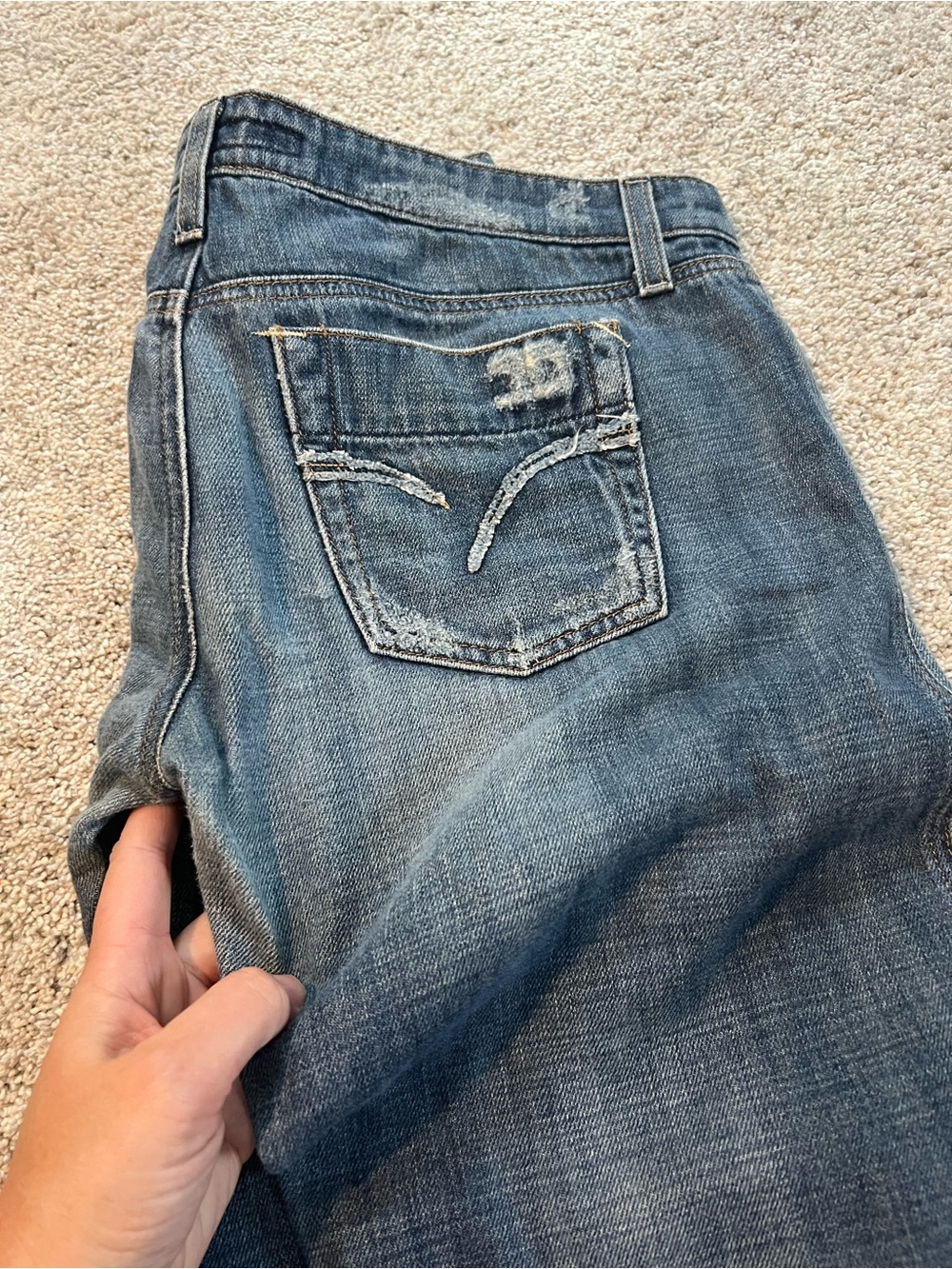 Joe's Jeans Women's flare/ Leg in Faded Blue Denim size 29 inseam 32